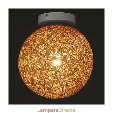 La caña forma una bola de cáñamo, moda creativa y para absorber la luz de la cúpula. La caña forma una bola de cáñamo, moda creativa y para absorber la luz de la cúpula.