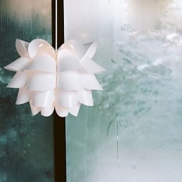 Lámpara colgante nórdica White Lotus, contemporánea y concisa.