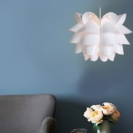 Lámpara colgante nórdica White Lotus, contemporánea y concisa.