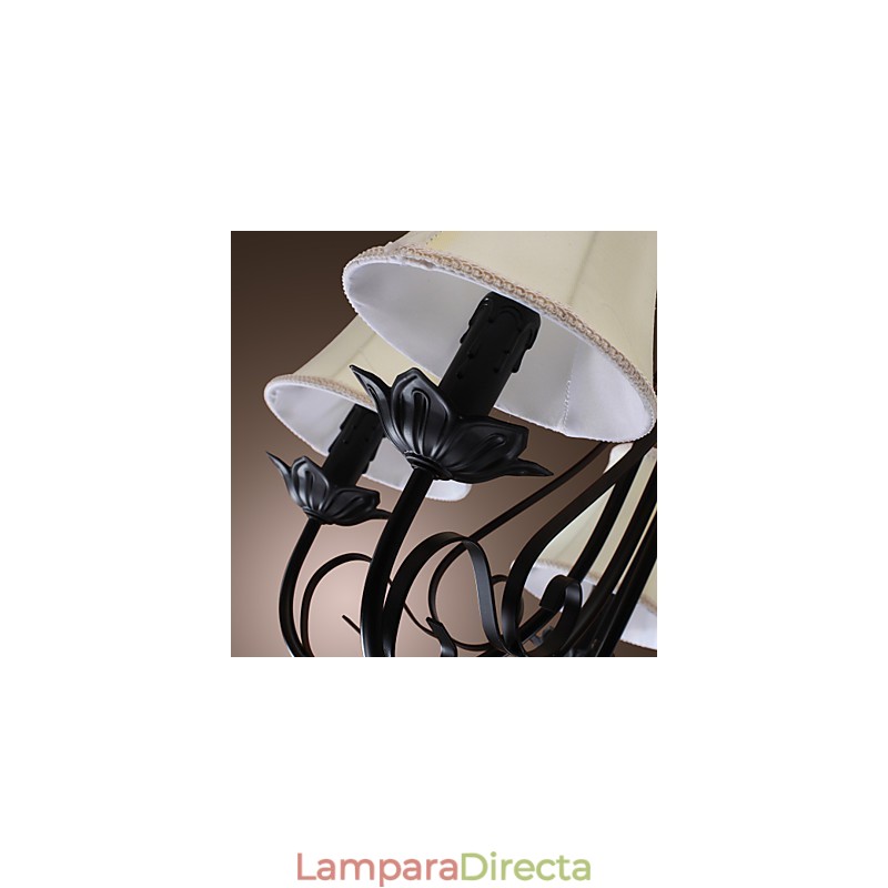 Lámpara de araña clásica tradicional de latón antiguo
