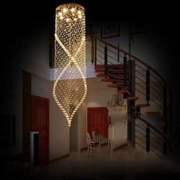 Lámpara colgante de cristal K9 transparente con dosel plateado.