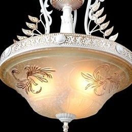 Lámpara colgante blanca de tres luces con pantalla de cristal dorado a mano, estilo retro clásico europeo.