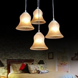 Lámpara colgante blanca de cuatro luces con pantalla de cristal dorado a mano, estilo retro europeo clásico.
