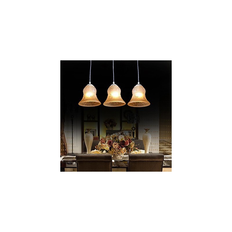 Lámpara colgante blanca de tres luces con pantalla de cristal dorado a mano, estilo retro clásico europeo.