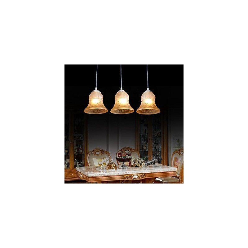 Lámpara colgante blanca de tres luces con pantalla de cristal dorado a mano, estilo retro clásico europeo.