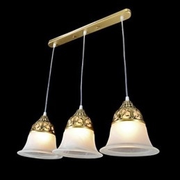 Lámpara colgante de bronce de tres luces con cristal muaré, estilo clásico europeo.