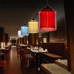 Lámpara colgante de cristal de una sola cabeza, estilo retro y creativo, en una cafetería con pecera.