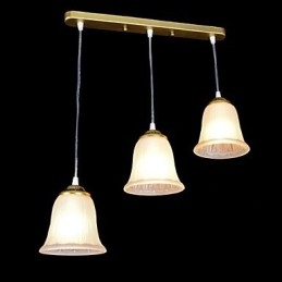 Lámpara colgante de bronce con tres luces y pantalla de cristal, estilo retro clásico europeo.