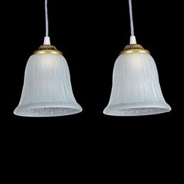 Lámpara colgante de bronce con tres luces y pantalla de cristal, estilo retro clásico europeo.