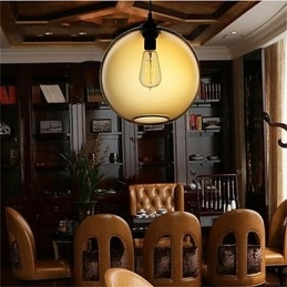 Lámpara colgante de cristal de una sola cabeza, estilo retro y creativo, en una cafetería con pecera.