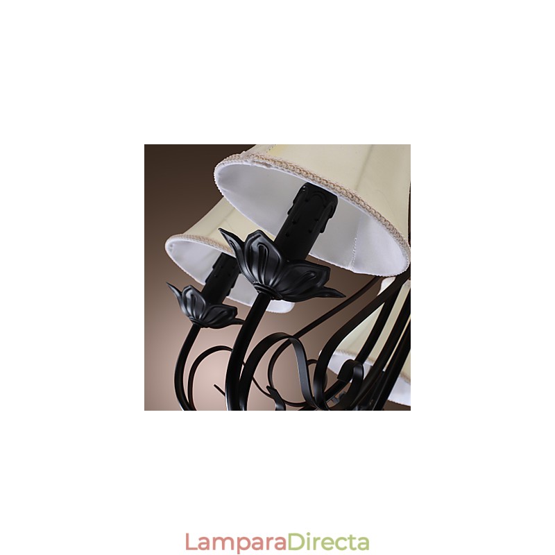 Lámpara de araña clásica tradicional de latón antiguo