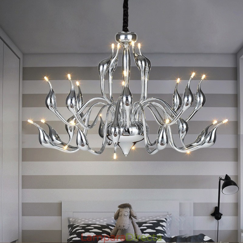 Lámpara de araña moderna de 24 luces con forma de cisne, bombilla G4 cromada incluida.