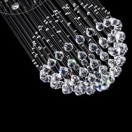 Lámpara colgante moderna de cristal de 5 luces con dosel plateado y globo de cristal transparente.