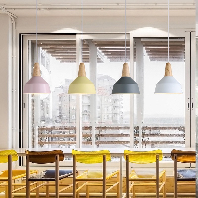 Lámpara colgante moderna contemporánea de madera y metal en varios colores