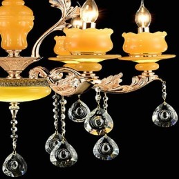 Lámpara de araña de metal estilo mini de cristal con 6 bombillas, con una característica clásica tradicional de aleación de zinc.