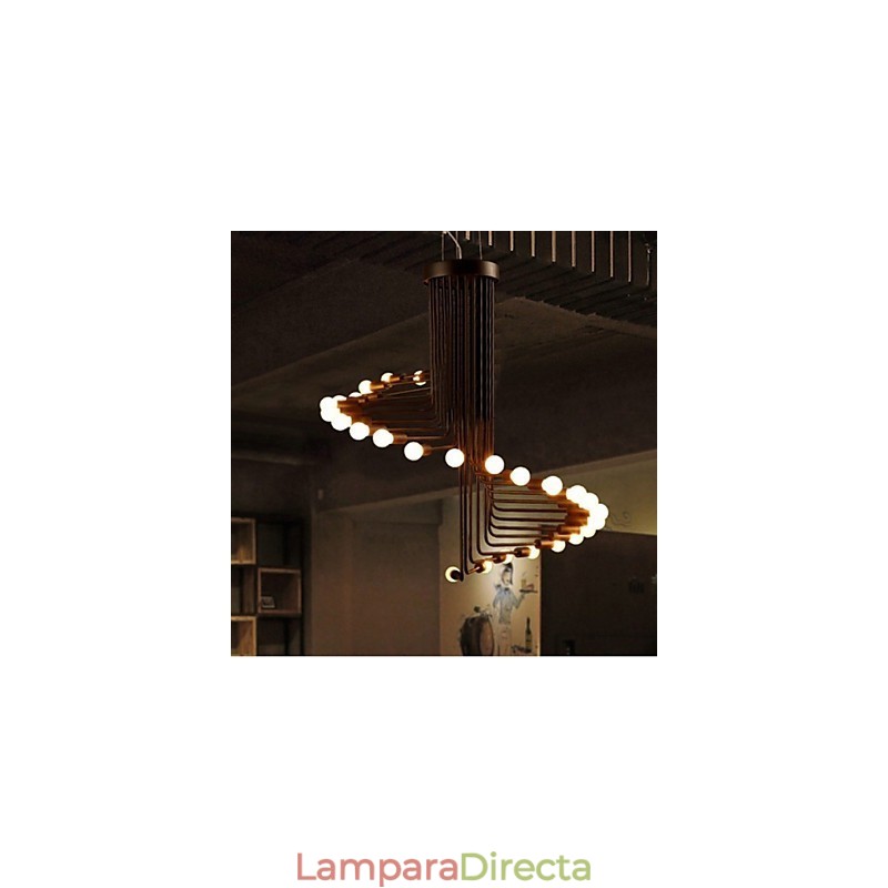 Lámpara de araña de metal con pintura campestre