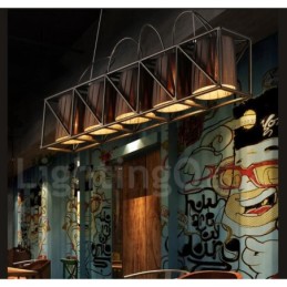 Lámpara colgante de acero de estilo industrial para tienda.