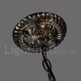 Lámpara colgante de acero de estilo industrial para tienda.