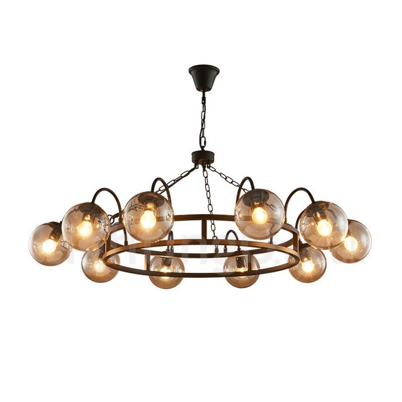 Lámpara colgante de acero de estilo industrial para tienda.