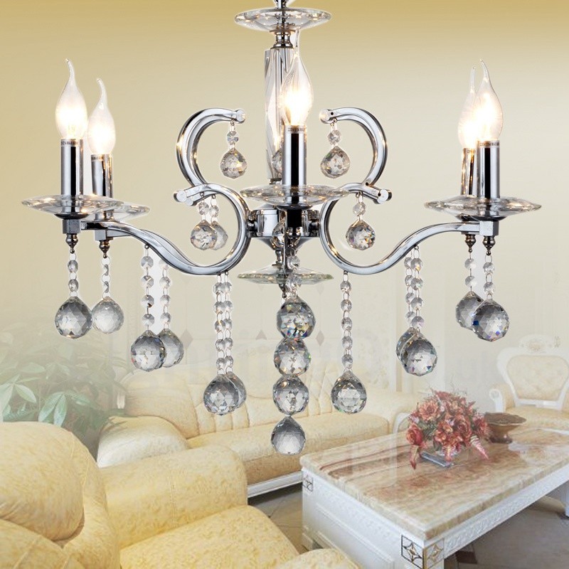 Elegante candelabro de cristal cromado