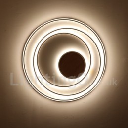 Lámpara de techo ultrafina de madera con anillos blancos regulables, también se puede usar como luz de pared.