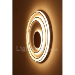 Lámpara de techo ultrafina de madera con anillos blancos regulables, también se puede usar como luz de pared.