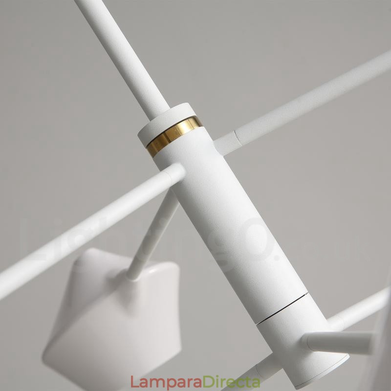 Lámpara de araña moderna y contemporánea con pantallas acrílicas blancas y negras