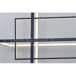 Lámpara colgante lineal regulable con control remoto, luz ambiental, acabados pintados, aluminio, diseño moderno.