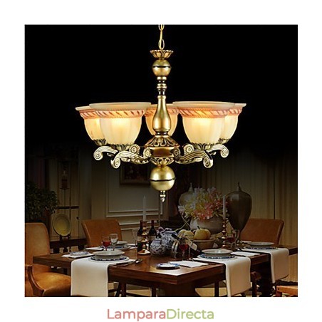 Lámpara de araña de cinco luces de bronce, estilo europeo retro clásico. Lámpara de araña de cinco luces de bronce, estilo europeo retro clásico.
