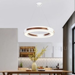 Lámpara colgante moderna contemporánea con forma de anillo en varios colores de madera y pantalla acrílica
