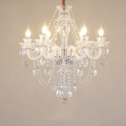Candelabro de cristal transparente de 6 luces con diseño especial y brazos blancos