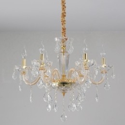 Candelabro dorado con candelabro de cristal transparente