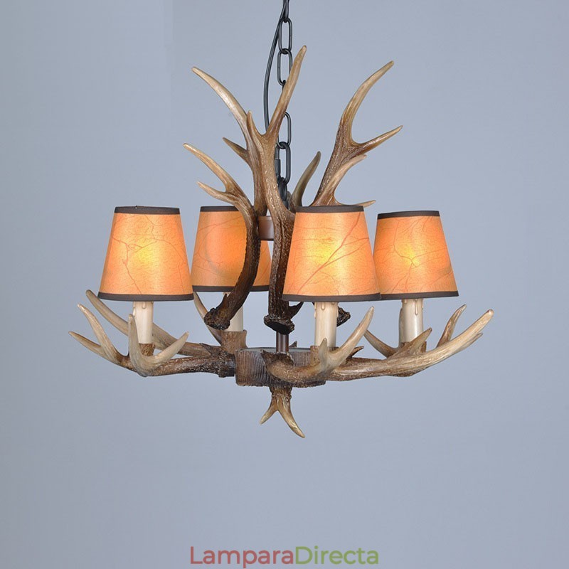 Lámpara de araña antigua de 4 luces con diseño rústico, estilo retro y pantallas de asta