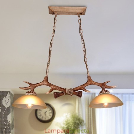 Lámpara colgante antigua de asta, estilo rústico, artístico, retro, marrón claro, con pantalla de cristal. Lámpara colgante antigua de asta, estilo rústico, artístico, retro, marrón claro, con pantalla de cristal.