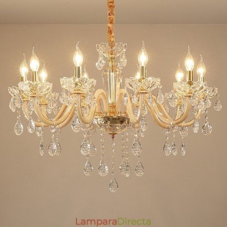 Elegante lámpara colgante de cristal de estilo europeo. Elegante lámpara colgante de cristal de estilo europeo.