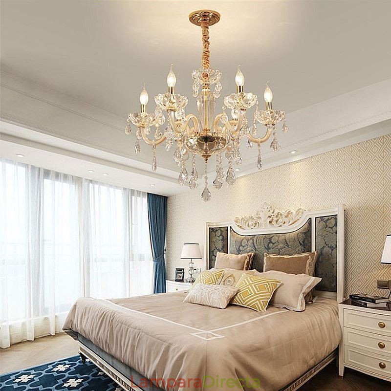 Elegante lámpara colgante de cristal de estilo europeo.