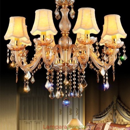 Lámpara colgante de cristal europea, elegante lámpara colgante de color ámbar. Lámpara colgante de cristal europea, elegante lámpara colgante de color ámbar.