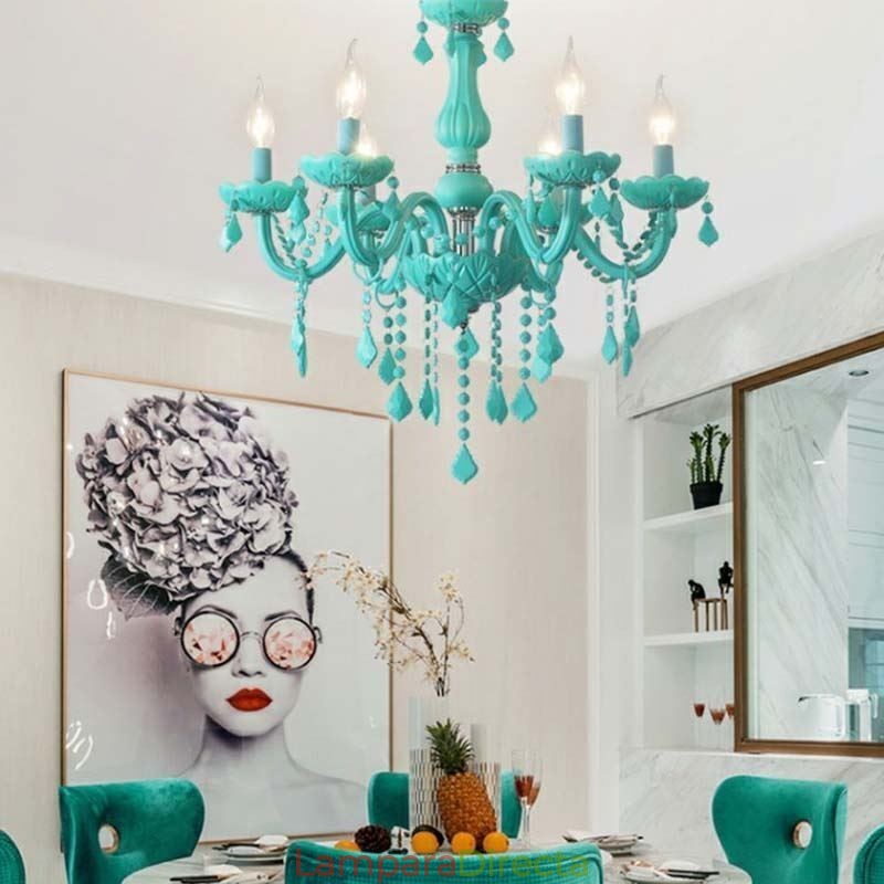 Elegante lámpara colgante de cristal de estilo europeo de gran tamaño.