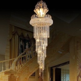 Elegante lámpara de araña de cristal moderna, sencilla y larga, con escalera dúplex