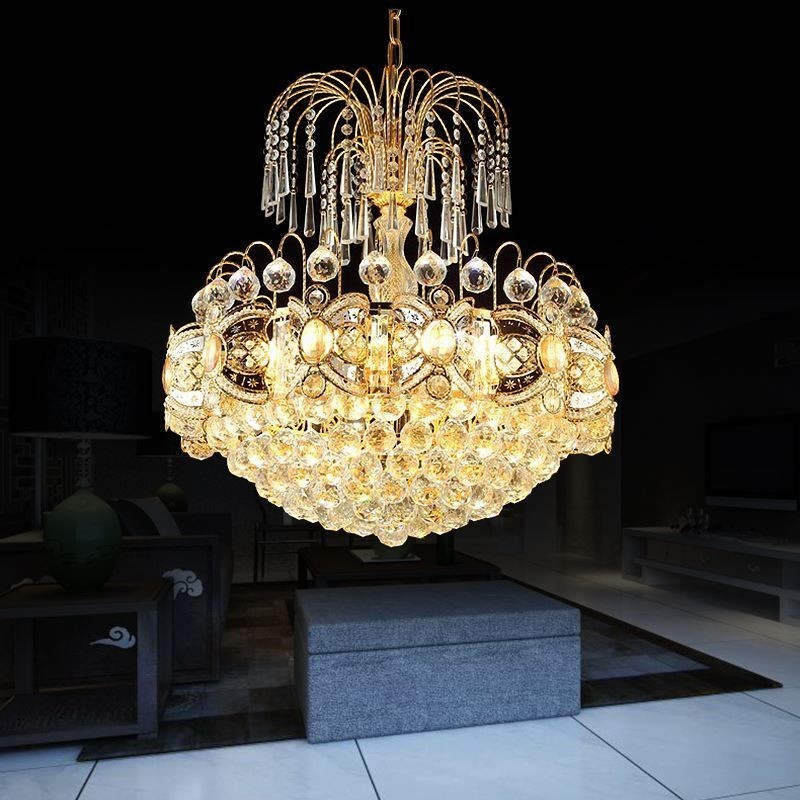 Lámpara colgante clásica de cristal color dorado con elegante diseño