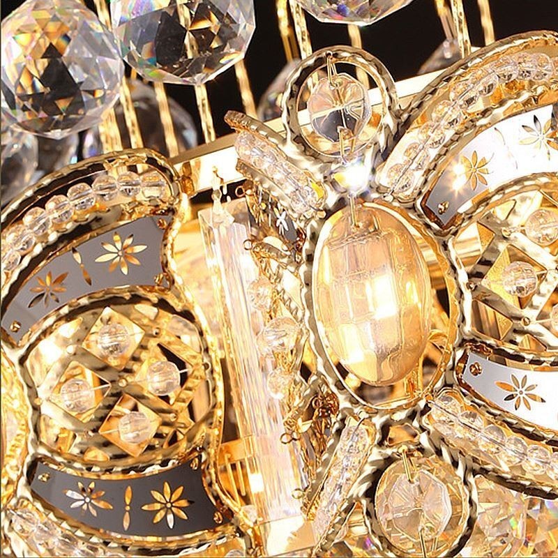 Lámpara colgante clásica de cristal color dorado con elegante diseño