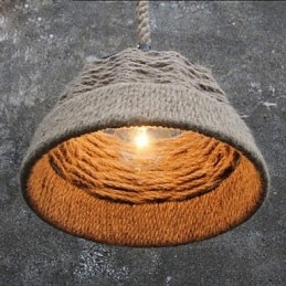 Lámpara de araña retro de estilo rural industrial hecha a mano con cuerda de cáñamo.