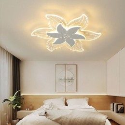 Lámpara de techo empotrada con forma de flor, elegante y decorativa.