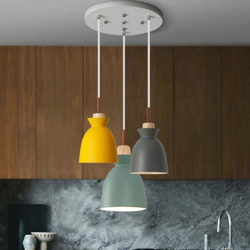 Lámpara colgante nórdica simple Macaron de hierro Arti de tres luces