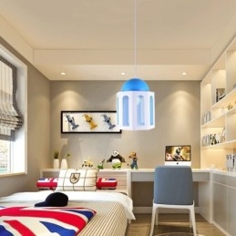 Lámpara colgante moderna con forma de castillo en color azul y blanco.