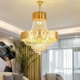 Lámpara colgante de cristal dorado, elegante y decorativa.