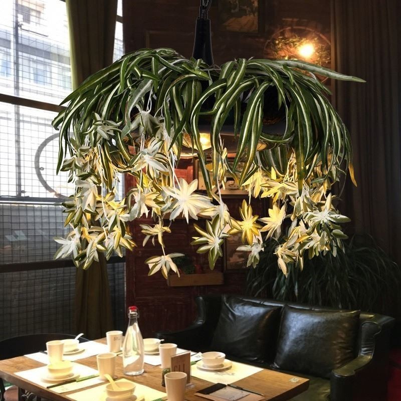 Lámpara colgante para el hogar estilo industrial decorada con plantas artificiales