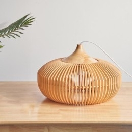 Lámpara colgante con marco de madera y forma de calabaza