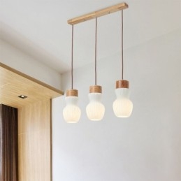 Lámpara colgante de cristal japonesa con decoración creativa.