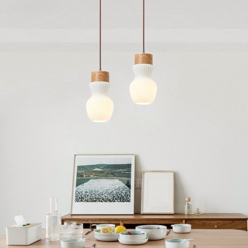 Lámpara colgante de madera japonesa con tetera de cristal